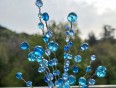 Wire tree z modrimi kristalčki različnih odtenkov