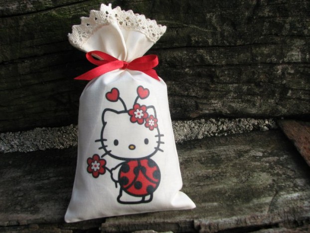 darilne vrečke s sivko - hello kitty