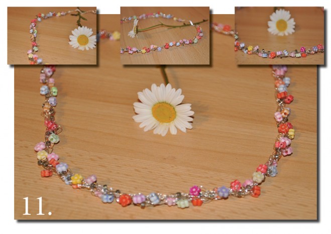 Kvačkanje žice - Perlice v obliki rožic različnih barv in srebrne perlice prepletene s srebrno žico.