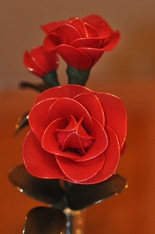 Rdeča vrtnica iz najlona - 