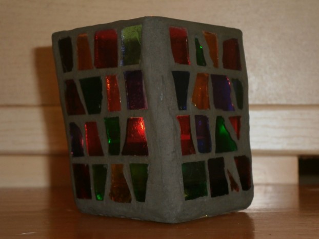 Stekleni mozaik: posodica za čajno svečko - 