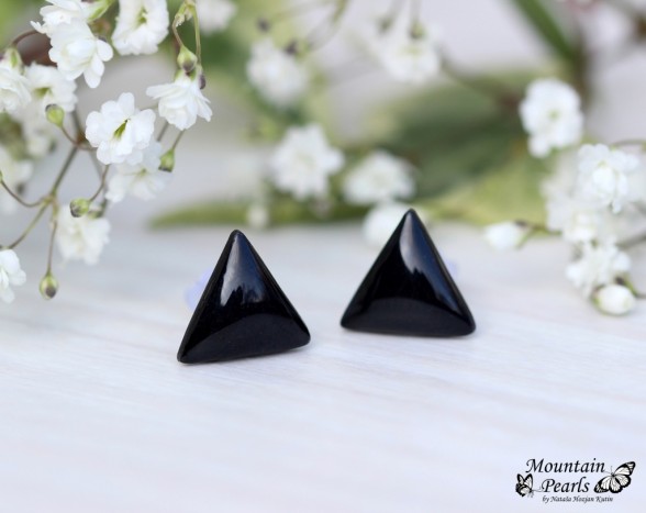 Mini črni uhančki, trikotniki - 