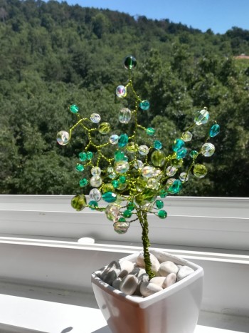 Zeleno kristalno drevesce - Wire tree z perlicami zelenkaste barve