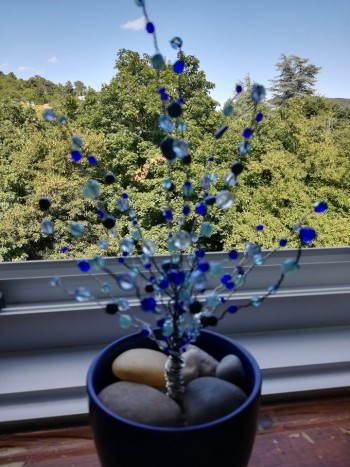 Vse v modrem - Wire tree z modrimi perlami v modrem lončku