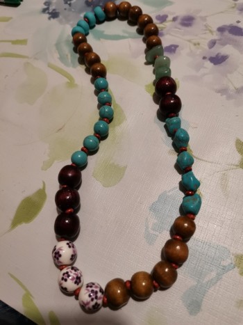 Ogrlica mešane perle - Ogrlica z različnimi perlami raznih barv in oblik