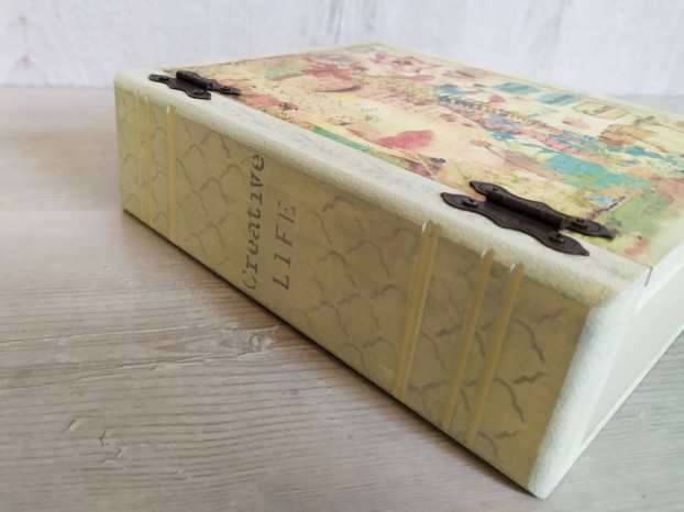 Lesena škatlica - knjiga - 