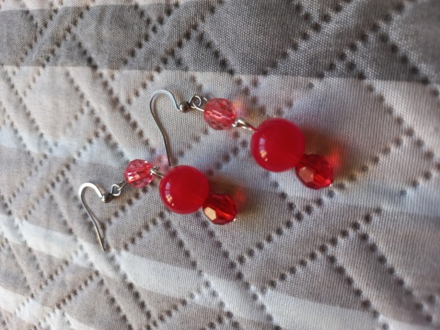 Rdeči uhani - Uhani z rdečimi perlami