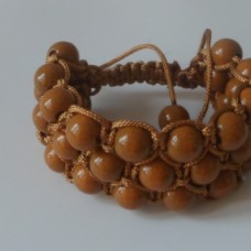 Zapestnica iz lesenih perl in vrvice